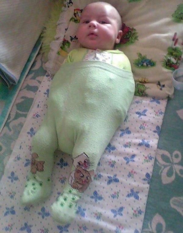 10+2 φωτό που δείχνουν τι συμβαίνει όταν ο μπαμπάς προσέχει στο σπίτι τα παιδιά