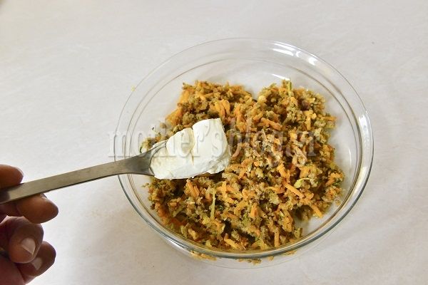 Μπουρεκάκια με λουκάνικο, λαχανικά και τυρί κρέμα από τον Γιώργο Γεράρδο