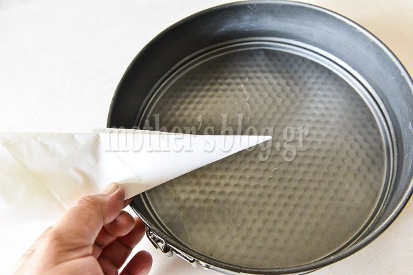 Ανάποδο κέικ μπανάνας με καραμέλα από τον Γιώργο Γεράρδο