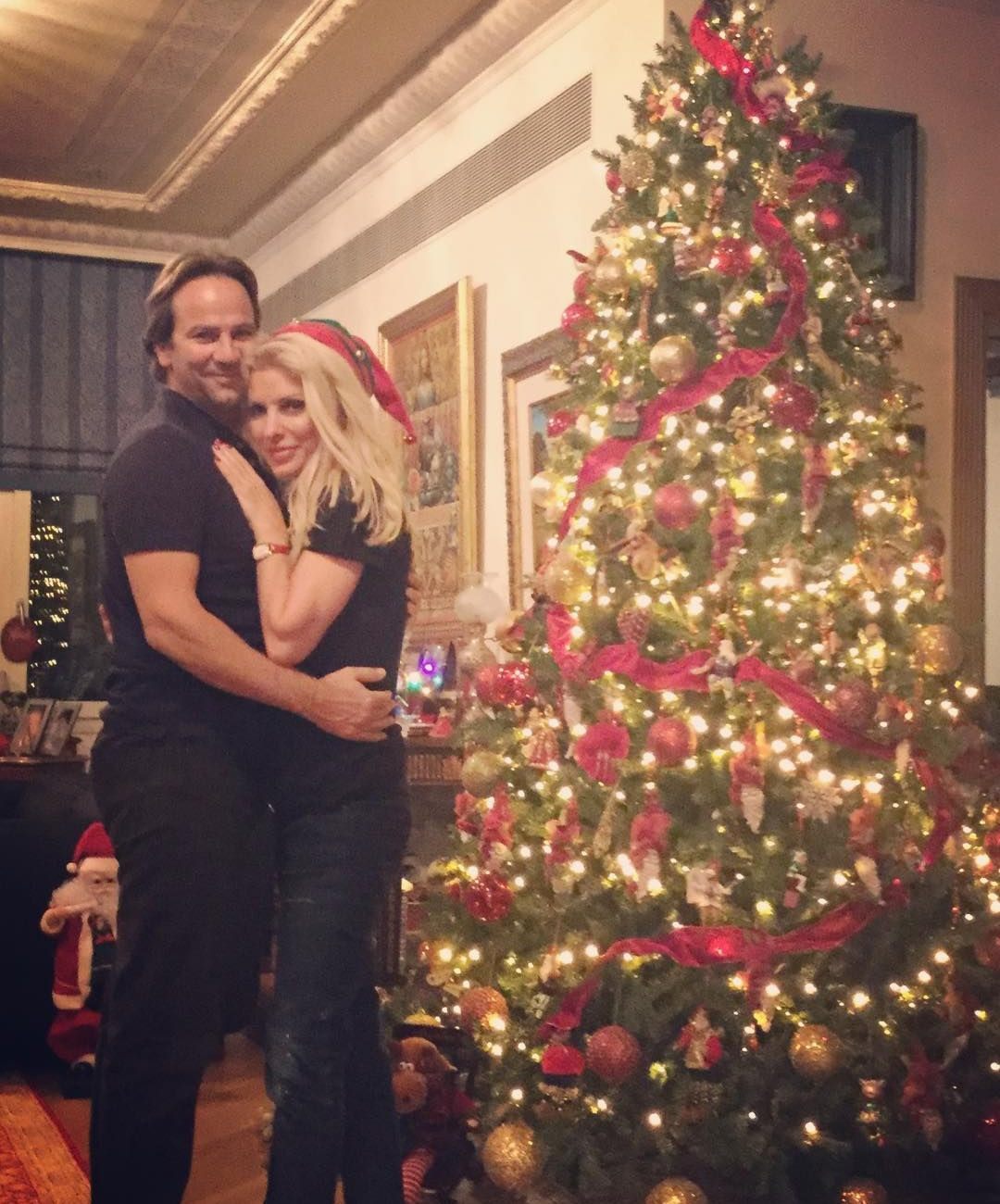 Σε χριστουγεννιάτικη διάθεση ο Άγγελος Λάτσιος, η φώτο που τρέλανε το Instagram