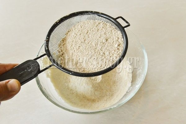 Συνταγή για παραδοσιακές δίπλες από τον Γιώργο Γεράρδο