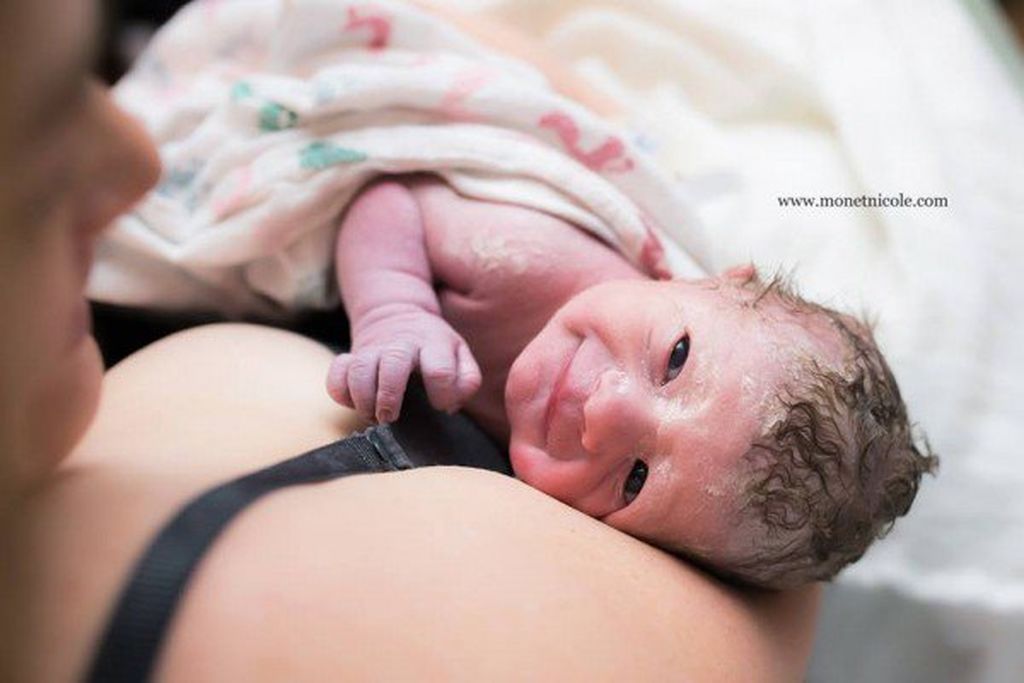 Φωτογραφίες με νεογέννητα τη στιγμή που οι μαμάδες τους τα βλέπουν για πρώτη φορά (pics)