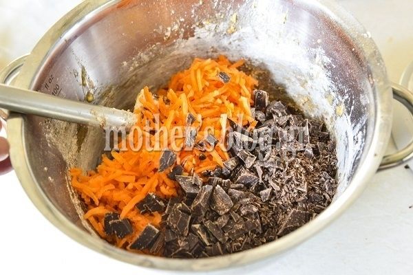 Κέικ καρότο με σοκολάτα από τον Γιώργο Γεράρδο