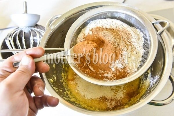 Κέικ καρότο με σοκολάτα από τον Γιώργο Γεράρδο