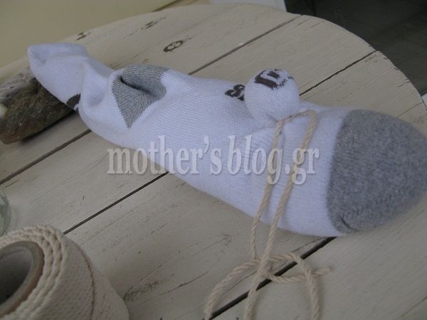 Φτιάξτε μόνες σας χαριτωμένα λαγουδάκια από κάλτσες!