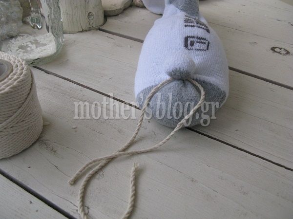 Φτιάξτε μόνες σας χαριτωμένα λαγουδάκια από κάλτσες!