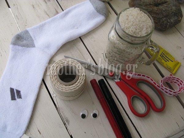 Φτιάξτε μόνες σας χαριτωμένα λαγουδάκια από κάλτσες!