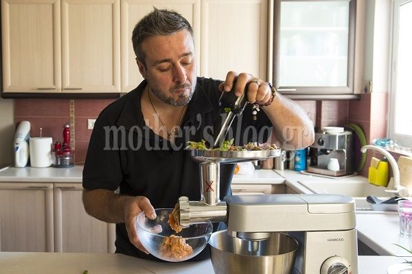 Συνταγή για πολίτικο κεμπάπ από τον Γιώργο Γεράρδο