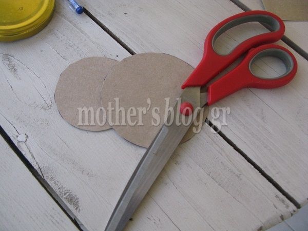 Φτιάξτε μόνες σας ανθοδοχεία και μαγνητάκια για το ψυγείο σας από γυάλινα βαζάκια