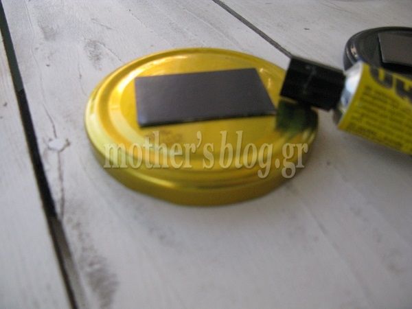 Φτιάξτε μόνες σας ανθοδοχεία και μαγνητάκια για το ψυγείο σας από γυάλινα βαζάκια