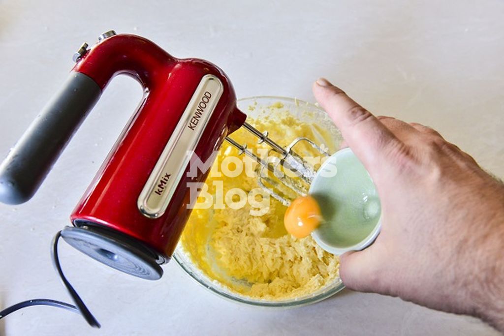 Ανάποδο κέικ με καραμελωμένα βερίκοκα από τον Γιώργο Γεράρδο