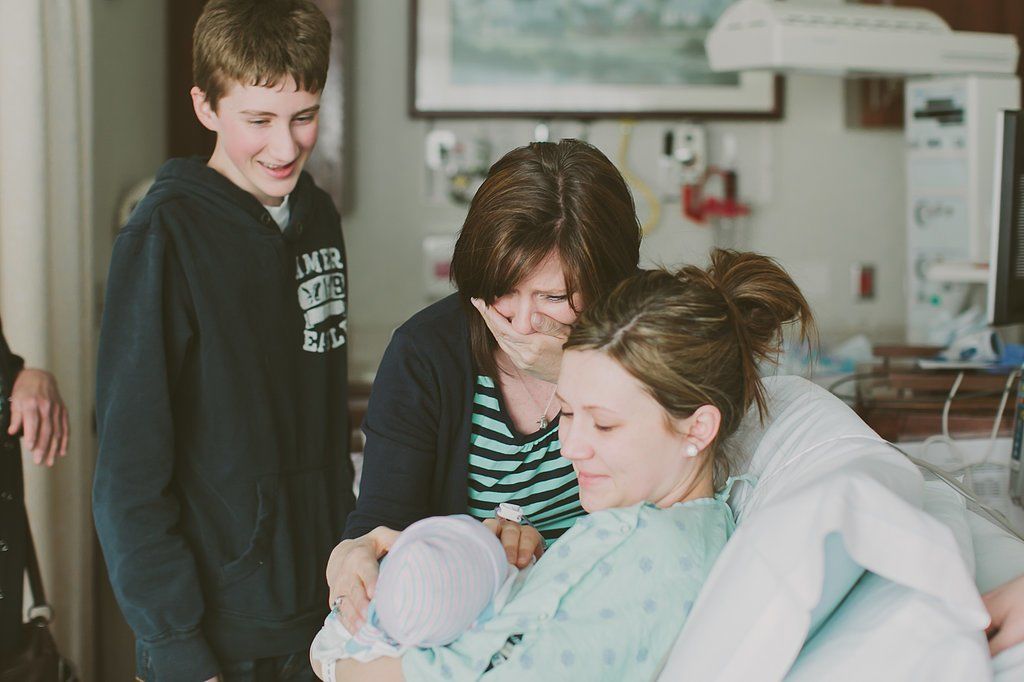 Δέκα ξεχωριστές φωτογραφίες από την πρώτη μέρα γέννησης ενός μωρού 