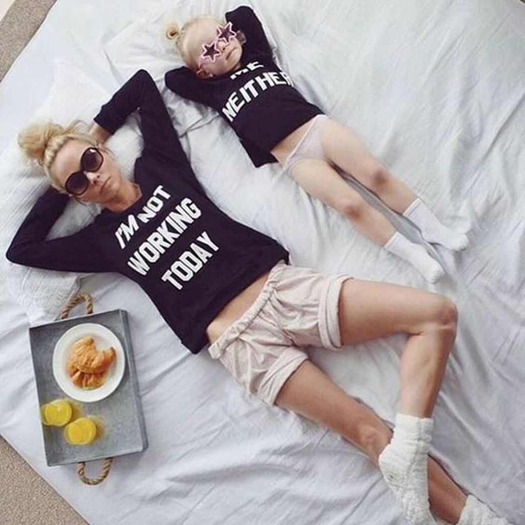 Φθινοπωρινή μόδα για μαμά και κόρη - Πάρτε ιδέες για ασορτί εμφανίσεις