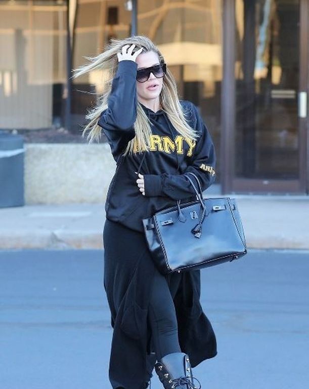 Khloe Kardashian: Η πρώτη δημόσια εμφάνιση στον 3ο μήνα της εγκυμοσύνης της (pics)
