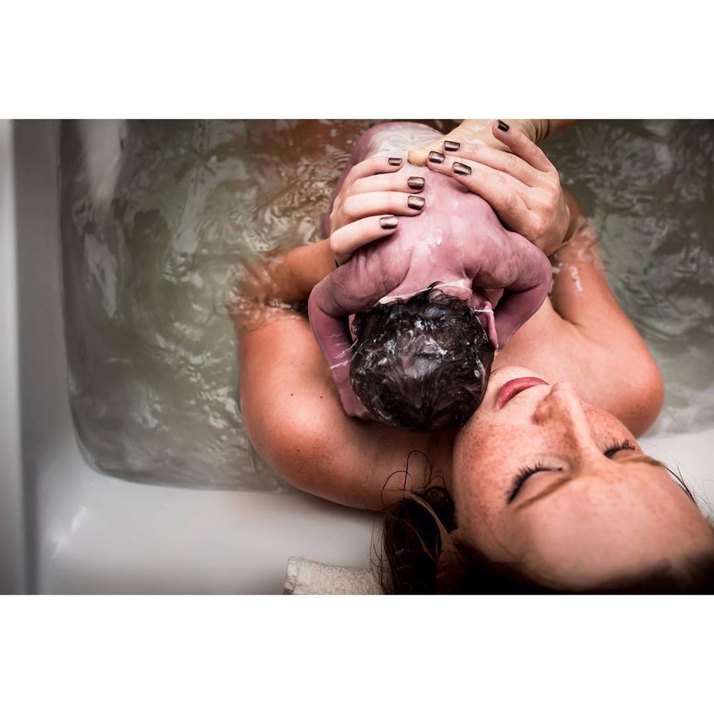 Μοναδικές φωτογραφίες μωρών τη στιγμή της γέννησής τους (pics)