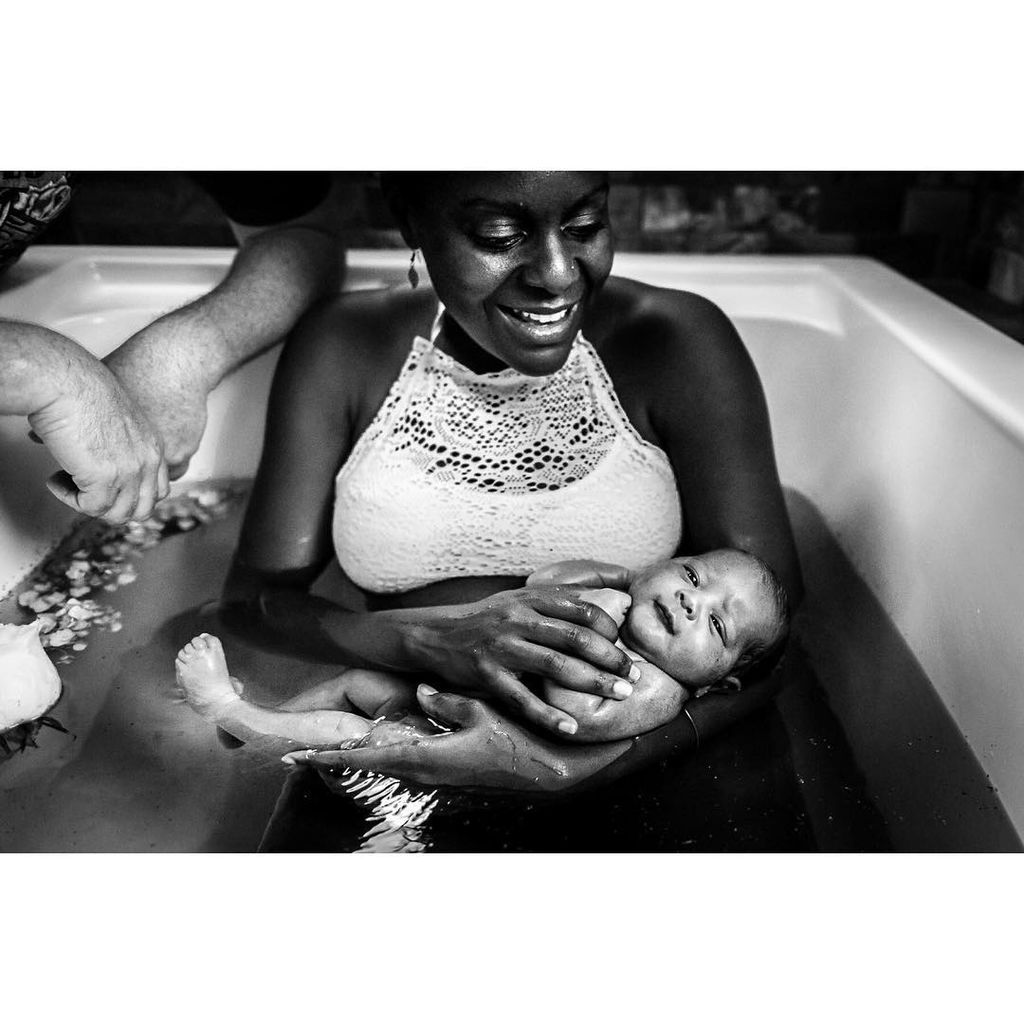 Μοναδικές φωτογραφίες μωρών τη στιγμή της γέννησής τους (pics)