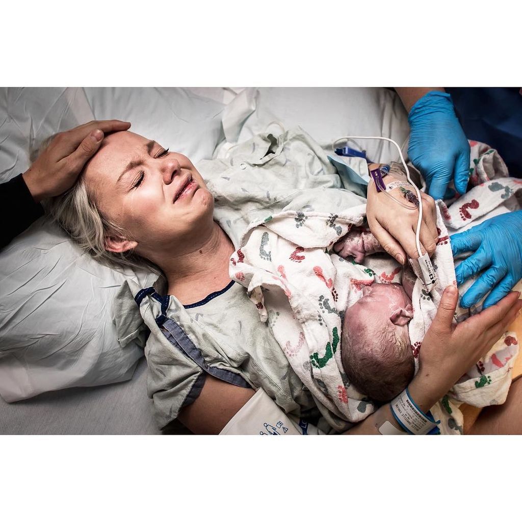 Μοναδικές φωτογραφίες μωρών τη στιγμή της γέννησής τους (pics)