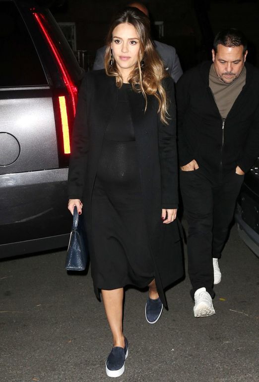 Κομψότητα και άνεση στην εγκυμοσύνη; Αντιγράψτε το στιλ της Jessica Alba