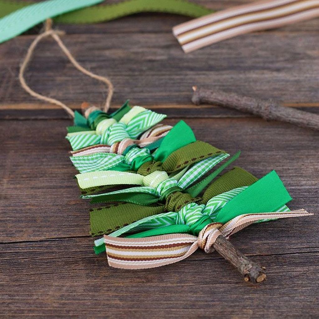 Τριάντα πέντε χριστουγεννιάτικα στολίδια που μπορείτε να φτιάξετε με υλικά που έχετε σπίτι σας