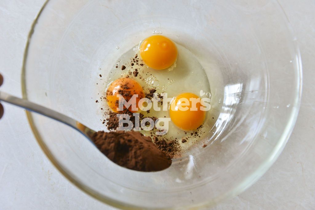 Συνταγή με 8 υλικά: Σοκολατένιο κέικ με βύσσινο από τον Γιώργο Γεράρδο