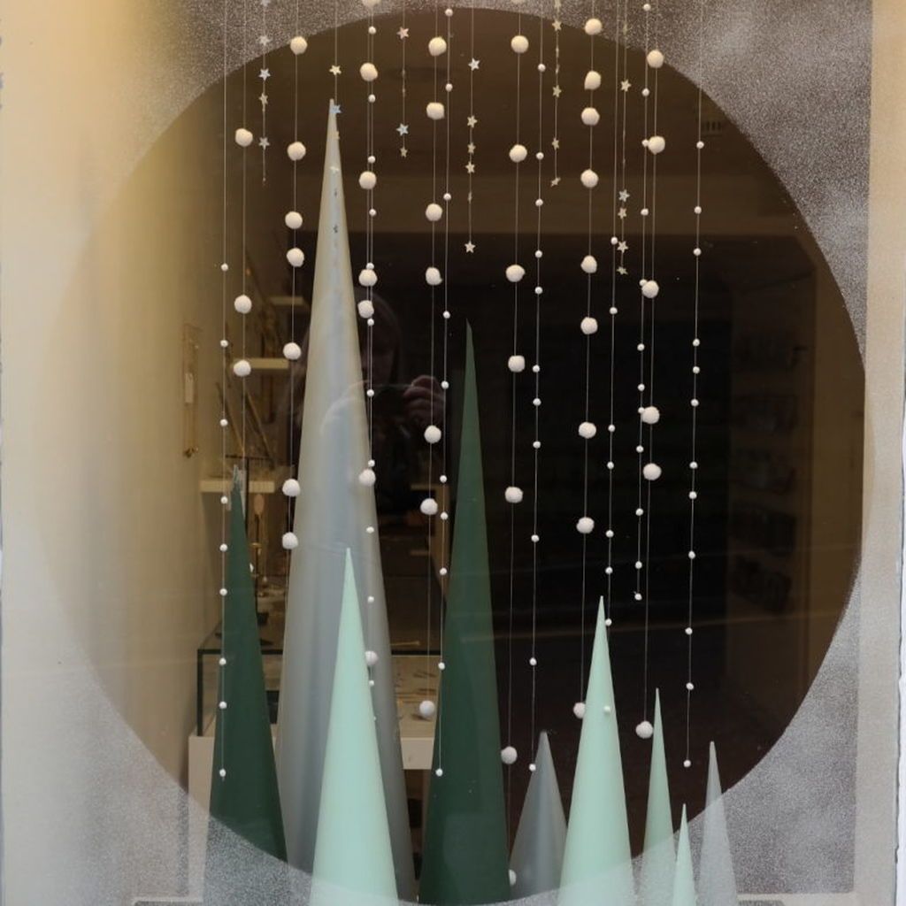 Κι όμως υπάρχουν 70 υπέροχες ιδέες για να διακοσμήσετε τα παράθυρα φέτος τα Χριστούγεννα