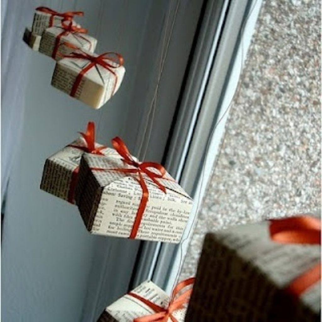 Κι όμως υπάρχουν 70 υπέροχες ιδέες για να διακοσμήσετε τα παράθυρα φέτος τα Χριστούγεννα