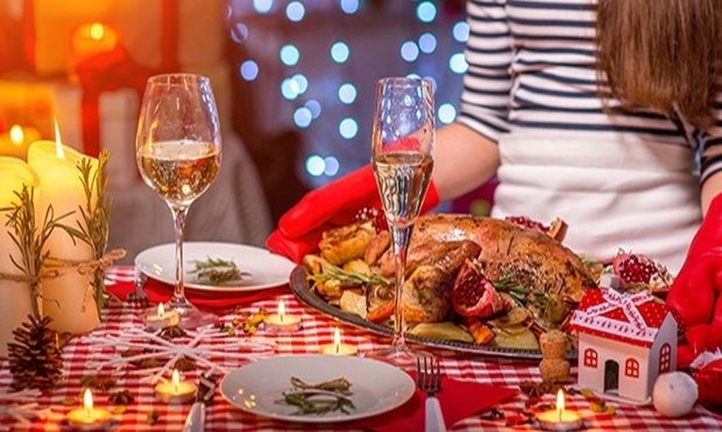 Χριστούγεννα: Οι οικογενειακές παραδόσεις που μεγαλώσαμε και θα λατρέψουν τα παιδιά μας