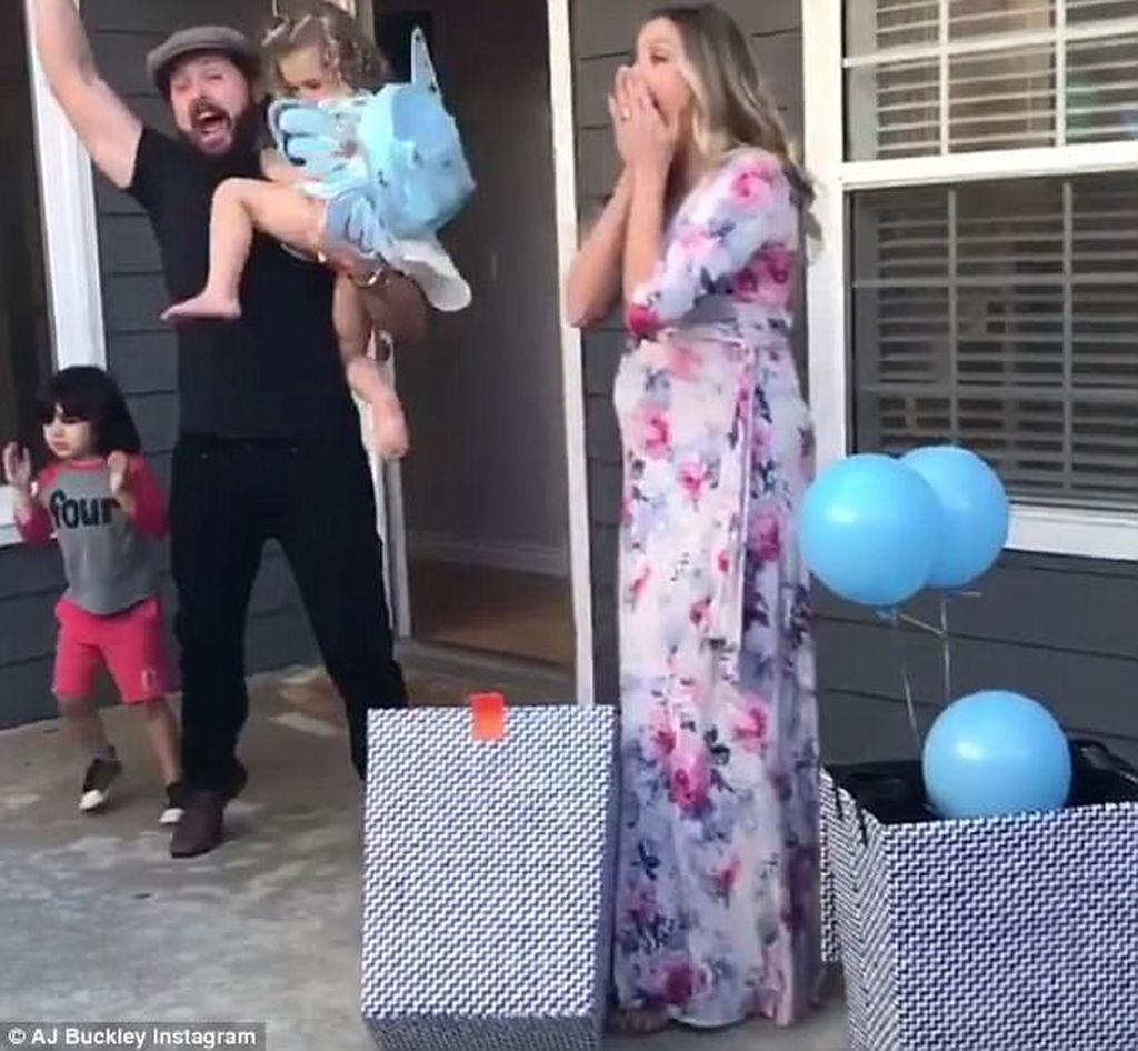 Γνωστός ηθοποιός περιμένει δίδυμα - Δείτε πώς αντέδρασε όταν έμαθε το φύλο των μωρών 