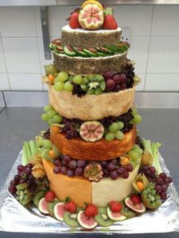Γαμήλια τούρτα από τυρί: Η νέα τάση για τους λάτρεις του τυριού (pics)