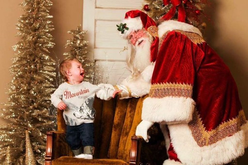 Όταν τα παιδιά δε θέλουν να καθίσουν στα πόδια του Αϊ- Βασίλη για μια φωτογραφία (pics)