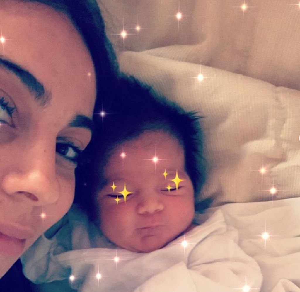 Οι διάσημες Ελληνίδες, που έγιναν μανούλες μέσα στο 2017