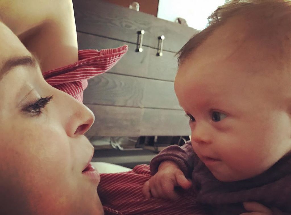 Γνωστή ηθοποιός δημοσίευσε φωτογραφία της κόρης της και είναι απλά αξιολάτρευτη