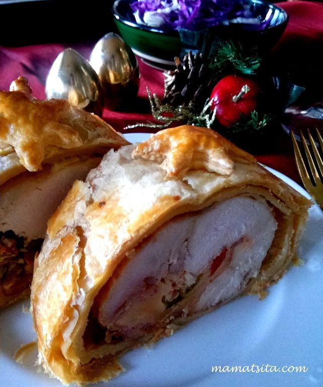 Εορταστικό ρολό κοτόπουλο τυλιγμένο σε σφολιάτα για το πρωτοχρονιάτικο τραπέζι