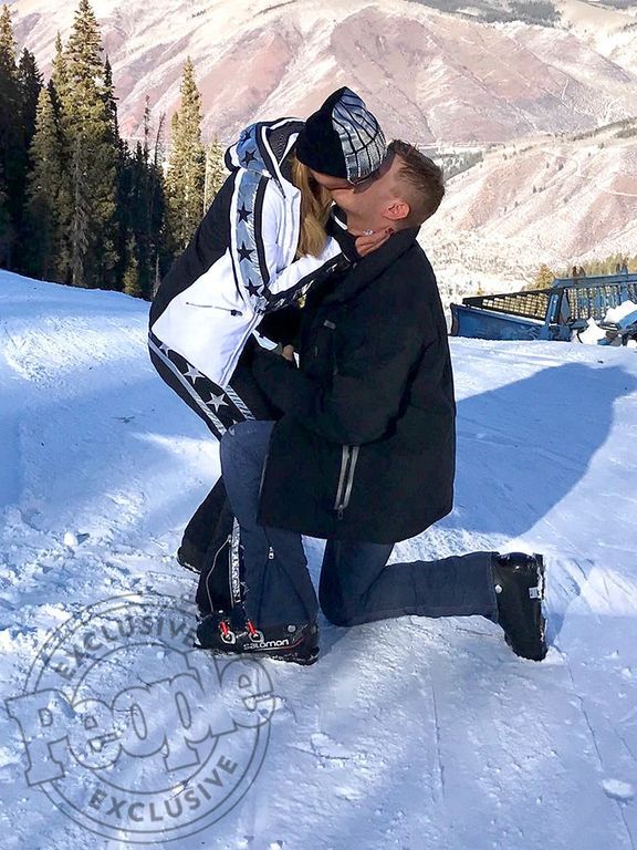 Είναι γεγονός! Αρραβωνιάστηκε και έχει γίνει πρώτη είδηση σε όλα τα διεθνή Μέσα (pics)