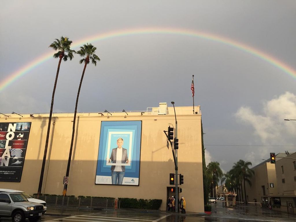 Δύσκολες ώρες για την Ellen DeGeneres - Έχασε τον πατέρα της και έτσι τον αποχαιρέτησε (vid)