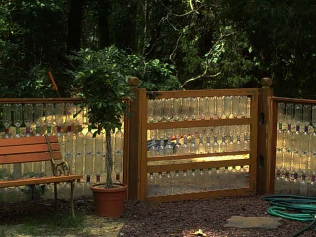 Μην πετάτε τα πλαστικά μπουκάλια: 43 ιδέες να τα αξιοποιήσετε στο σπίτι