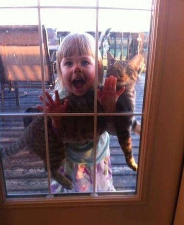 Παιδιά και κατοικίδια: Το μοναδικό δέσιμο τους, μέσα από αστείες φωτογραφίες! (pics)