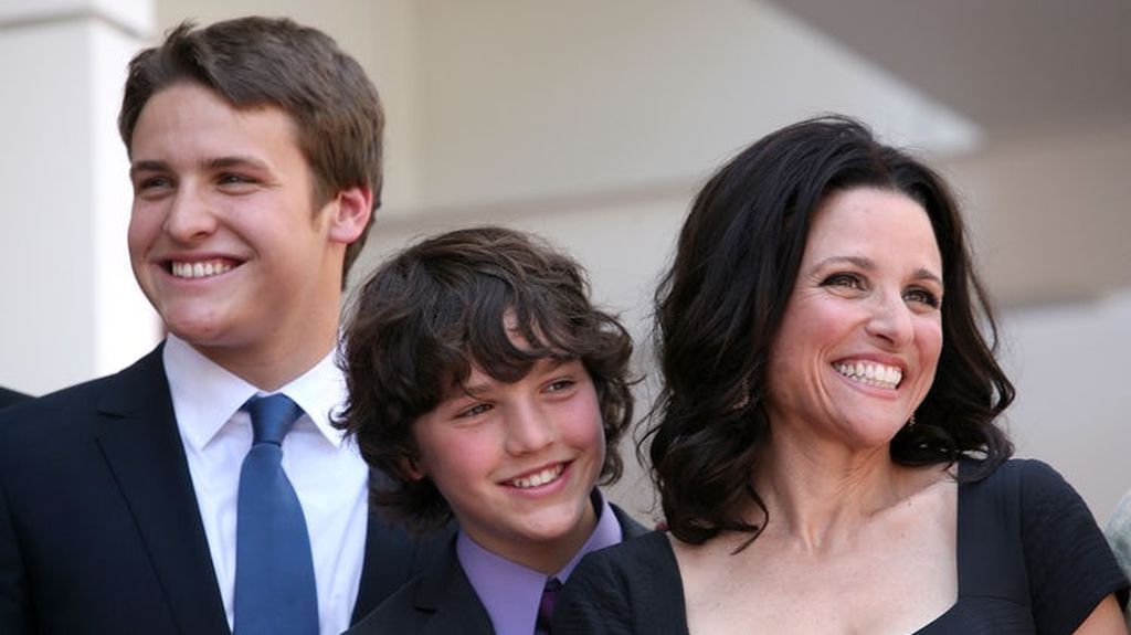 «Τελευταία χημειοθεραπεία της μαμάς» - Το συγκινητικό βίντεο που ανάρτησαν οι γιοι της ηθοποιού