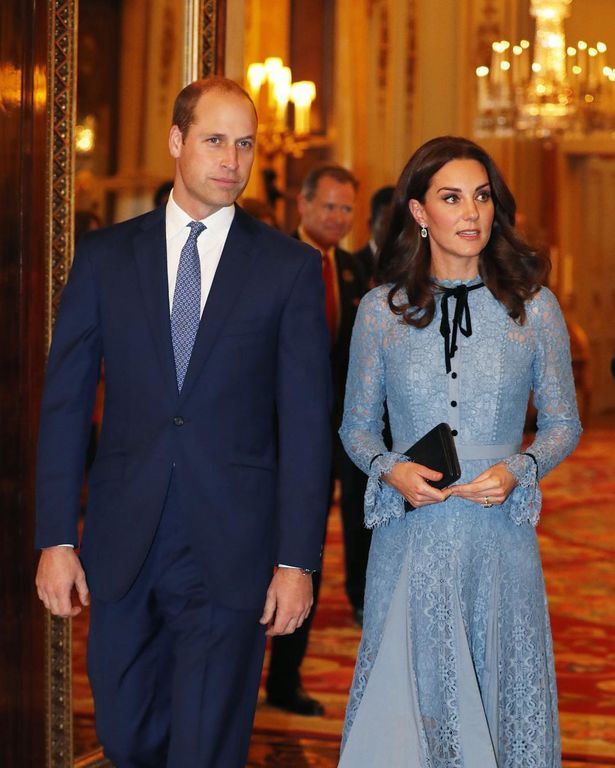 Η Kate Middleton περιμένει αγόρι; Τα σημάδια που δεν πρόσεξε κανείς (pics)