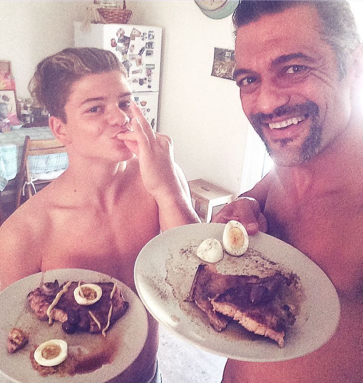 Στέλιος Κρητικός: «Από άποψη χαρακτήρα, νομίζω πως κανένας γιος μου δεν μοιάζει σε μένα»