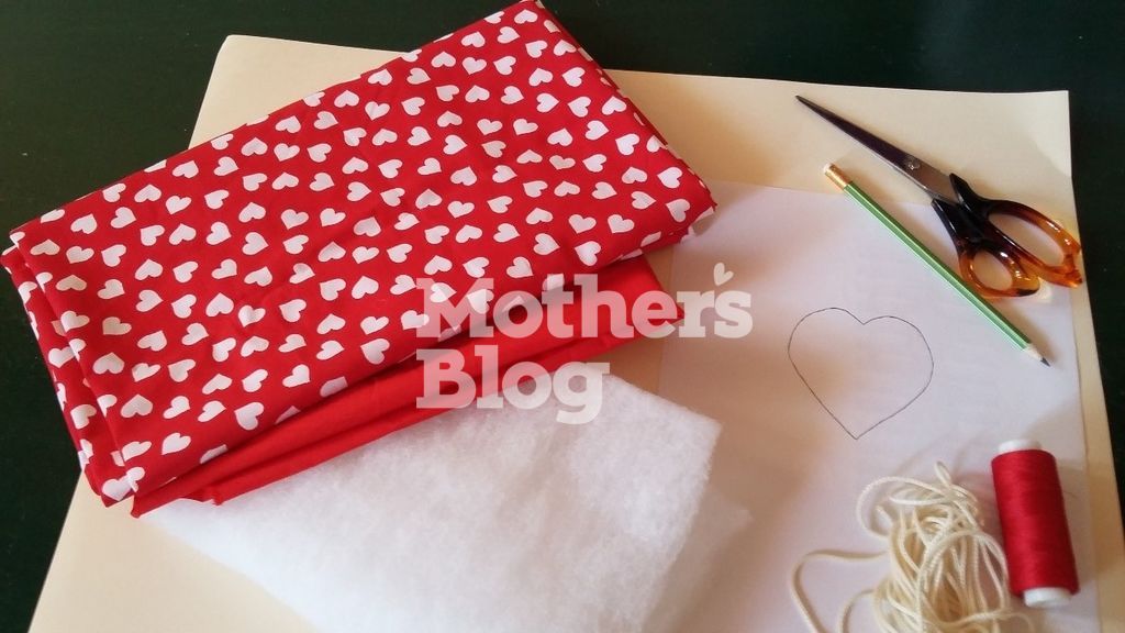 DIY: Φτιάξτε γιρλάντα με καρδούλες για την Ημέρα του Αγίου Βαλεντίνου