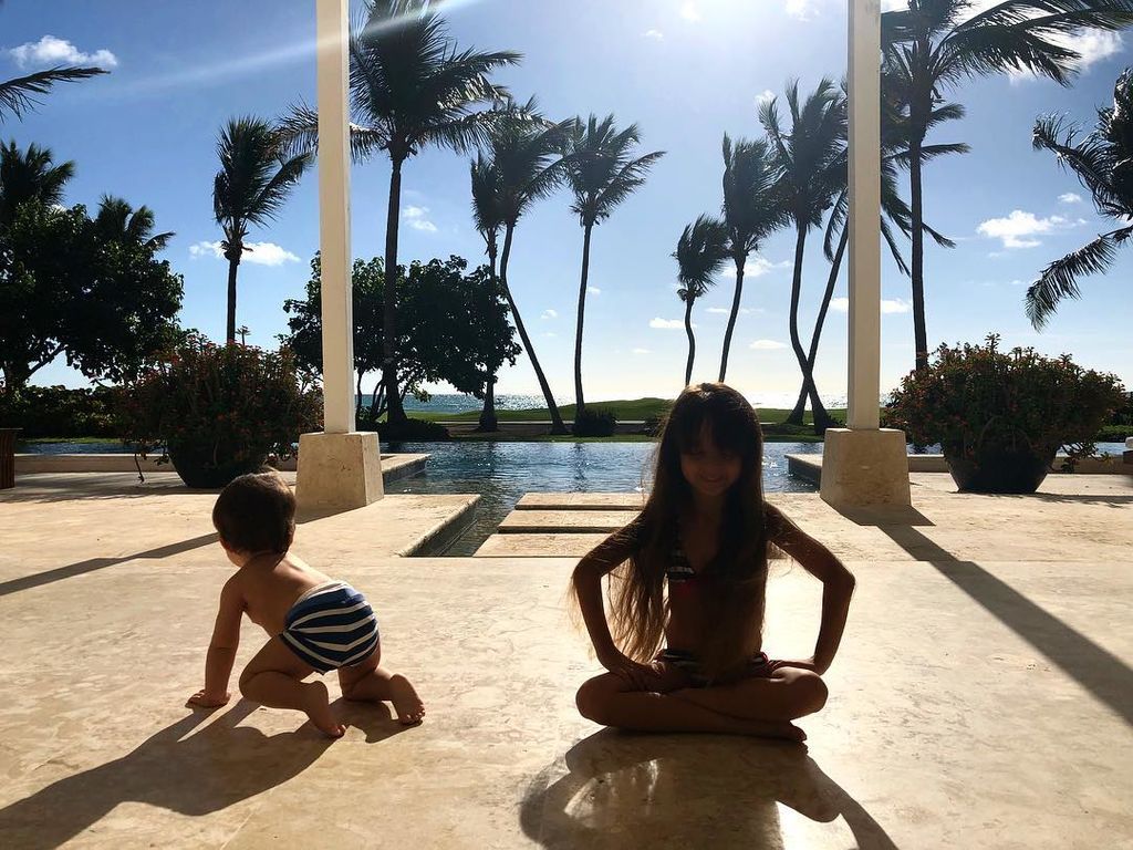 Αυτή είναι η κούκλα κόρη του Luis Fonsi του τραγουδιστή του «Despasito» (pics)