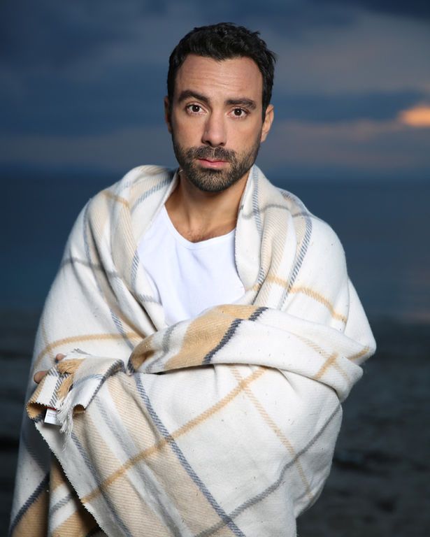 Σάκης Τανιμανίδης: «Εγώ με την Χριστίνα αγκαλιά σε έναν καναπέ και 4-5 πιτσιρίκια να κάνουν πανικό»