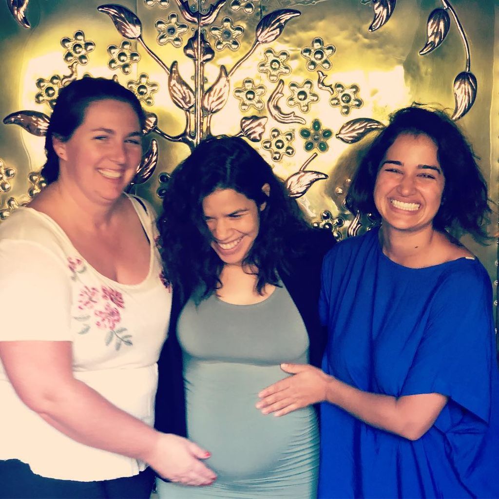 Η εγκυμοσύνη της πάει πολύ! Για πρώτη φορά μετά από καιρό μας δείχνει τη φουσκωμένη κοιλίτσα