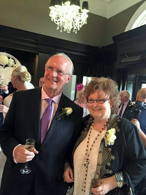 Στέλνει στη γυναίκα του την ίδια κάρτα του Αγίου Βαλεντίνου εδώ και 39 χρόνια! 