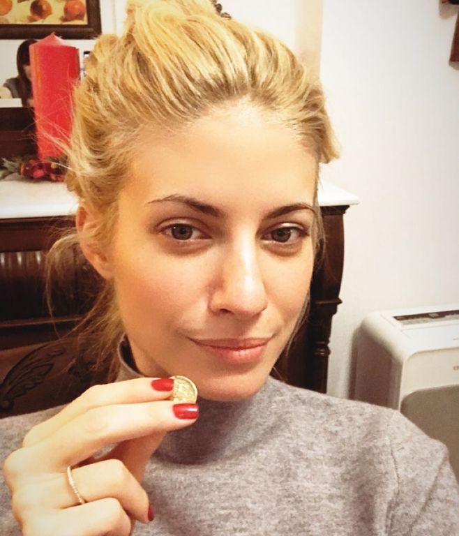 Ευαγγελία Αραβανή: «Σενάρια ότι είναι έγκυος»