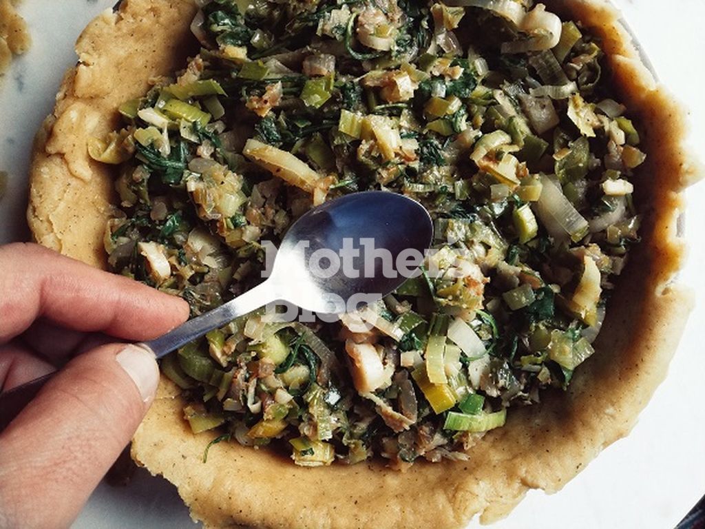 Νηστίσιμη πρασόπιτα με ρόκα και πορτοκάλι από τον Γιώργο Γεράρδο