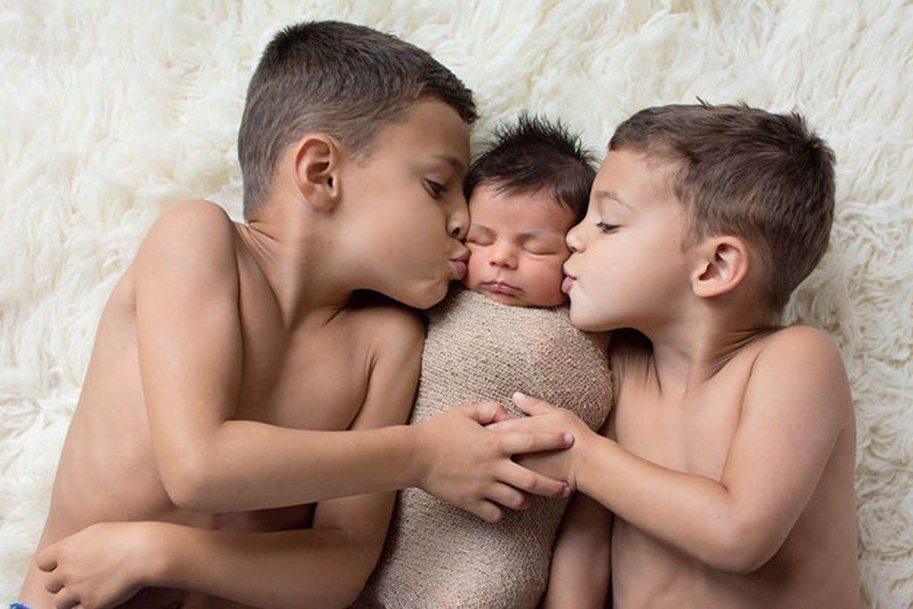 Είκοσι φωτογραφίες αποδεικνύουν με τον πιο γλυκό τρόπο, γιατί είναι υπέροχο να έχεις αδέλφια (pics)