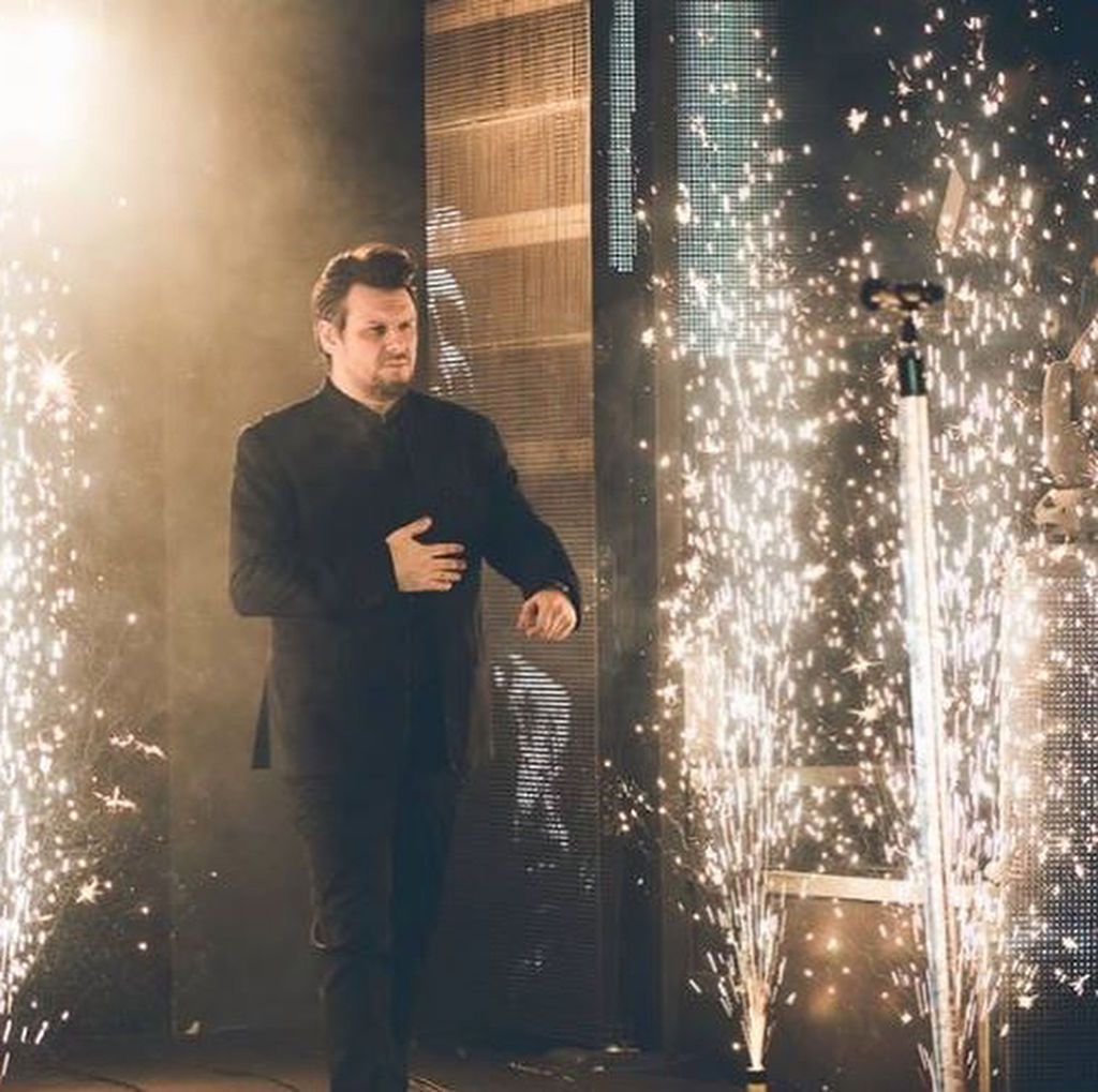 Πάνος Κιάμος: Ο μπαμπάς του παίζει στο νέο του video clip (vid)