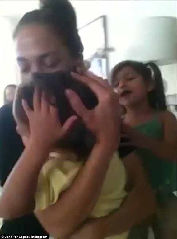 Κρατηθείτε! Το απίστευτο ποσό που ξόδεψε η Jennifer Lopez για τα γενέθλια των παιδιών της (pics)